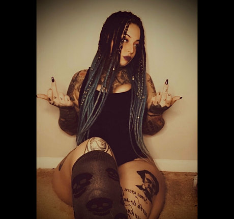 babyblu3666 sexy model img