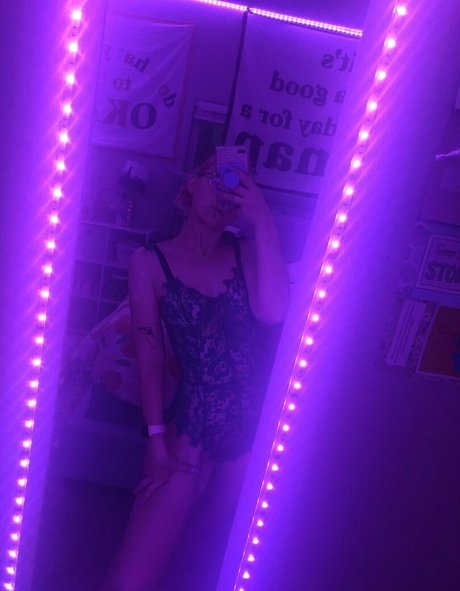 anna1001 naked model pictures