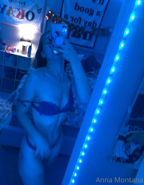 anna1001 star top photo