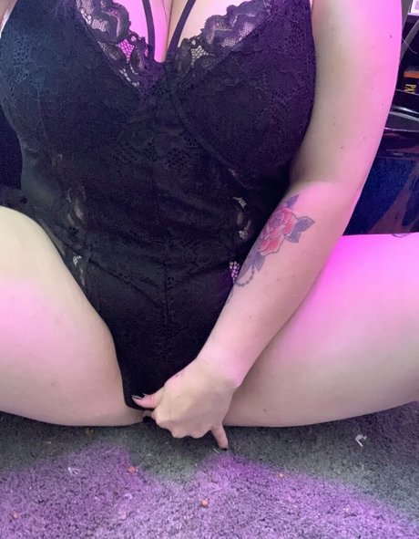 hazeybliss erotic actress pic