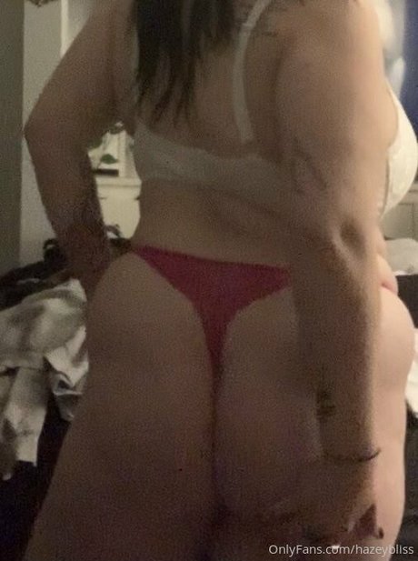 hazeybliss naked pornstar galleries