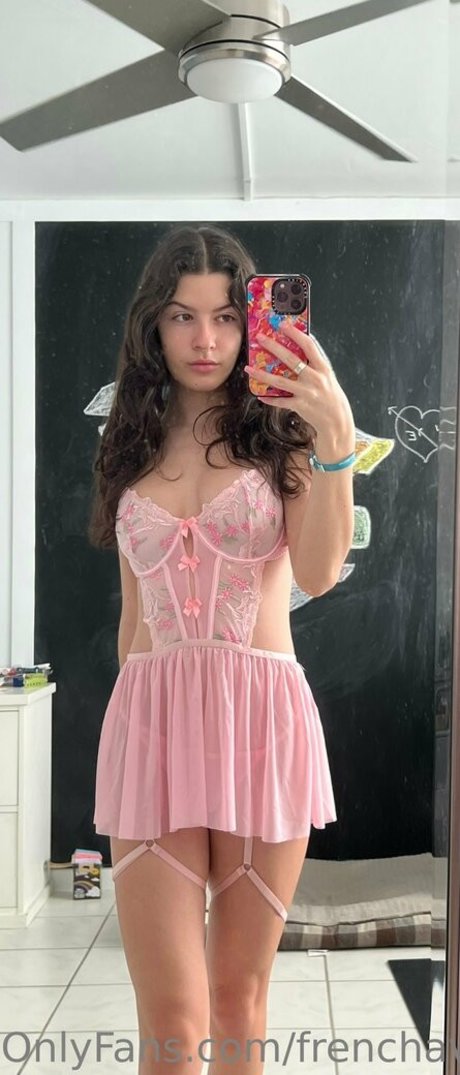 Frenchava model top images