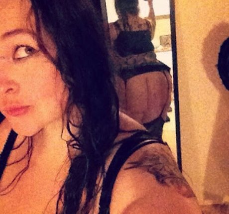 RainIsWet naked actress galleries