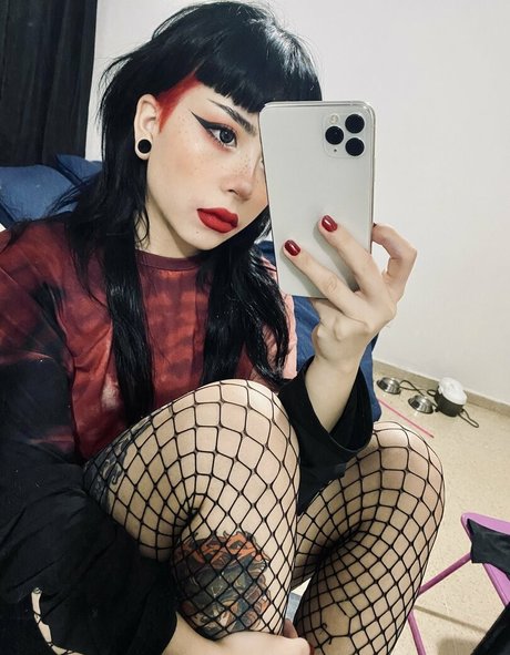 bdsmroxymistress model pretty img